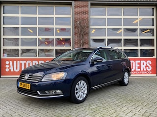 Volkswagen Passat Variant 2.0 TDI Comfortline BlueMotion | Dealeronderhouden | Leder | Schuif-kanteldak | Trekhaak afneembaar | Nette auto | Riem VV |