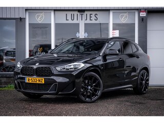 BMW X2 XDrive20i 178pk M-Sport I Blackpack I Trekhaak I 20'' I HuD I Camera I Sportstoelen