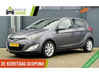 Hyundai i20 1.2i i-Deal | Lage KM NAP | 5 deurs | Airco | Trekhaak Afnb. | Zuinig & Betrouwbaar |