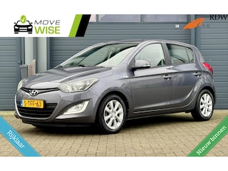 Hyundai i20 1.2i i-Deal | Lage KM NAP | 5 deurs | Airco | Trekhaak Afnb. | Zuinig & Betrouwbaar |