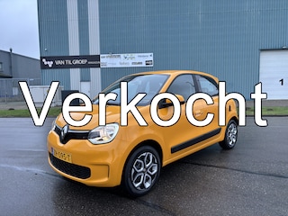 Renault Twingo 1.0i SCe Collection 75 PK. Slechts 13.000 KM !!! Gewoon een nieuwe auto !!