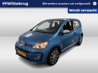 Volkswagen Up 1.0 BMT high up! Winter Stoelverwarming / Parkeersensoren / Bluetooth / Airco / El. ramen en Spiegels
