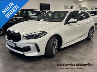 BMW 118i High Executive M-Sport pakket I INCL. € 850,00 AFL.KOSTEN + BOVAG GARANTIE