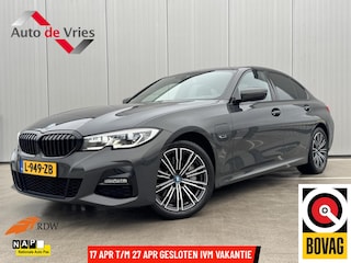 BMW 330e Business Edition Plus M-Sport|NL-Auto