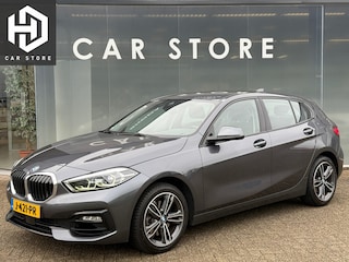 BMW 118i AUT Executive SPORT Sportstoelen|LED|Dealer Onderhouden