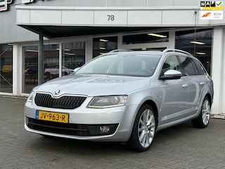 Skoda Octavia Combi 1.6 TDI Greentech Style Business - Panoramadak