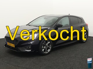 Ford Focus 1.0 EcoBoost ST Line Business Airco, Apple Carplay/Android Auto, Cruise control, Boordcomputer, Bluetooth, Bots herkenning systeem, Parkeersensoren voor/achter, Rijstrooksensor met correctie, Elek remkrachtverdeling, Elek De Ford Focus 1.0 EcoBoost ST Line Business uit 2019 met handgeschakelde versnellingsbak is een moderne en sportief ogende middenklasser. De zuinige driecilinder benzinemotor levert voldoende