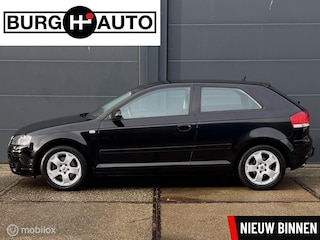 Audi A3 1.6 Attraction 3 deurs - AUTOMAAT - ECC - NAVI - LM VELGEN - CRUISE CONTROLE - EL. RAMEN - CPV - TREKHAAK - NL AUTO - APK T/M 11-03-2026 -