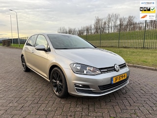 Volkswagen Golf 1.0 TSI Business Edition Connected