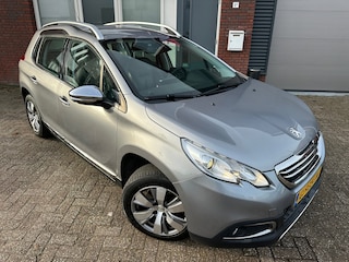 Peugeot 2008 1.2 PureTech Allure / Leder / Navi / PDC / Clima / Cruise