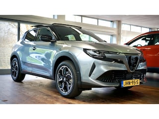 Alfa Romeo Junior 1.2 T Hybride Ibrida Speciale | Panoramadak | Sabelt |