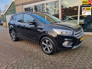 Ford Kuga 1.5 EcoBoost Vignale zeer luxe uitvoering