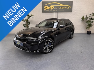 BMW 3-serie Touring 330e | LCI Facelift | M3 Stoelen | Pano | ACC | Harman Kardon | HUD | Memory | Keyless | 360 cam | Dodehoek