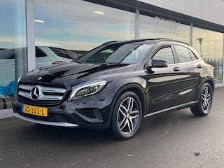 Mercedes-Benz GLA 180 Ambition Style automaat , afneembare trekhaak , panoramaschuifdak