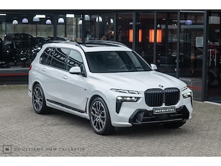 BMW X7 xDrive40i 7p | Skylounge | Alcantara