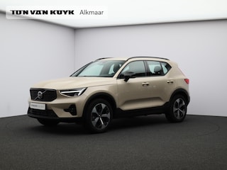Volvo XC40 2.0 B4 Plus Dark / Trekhaak / Harman Kardon / Elektr. bed. stoelen / Stoel+stuur+voorruitverwarming