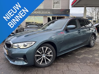BMW 3-serie Touring 330e xDrive High Executive Leder Trekhaak