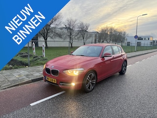 BMW 116d Sport Airco|Trekhaak|M-sport velgen