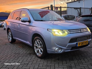 Mitsubishi Outlander 2.0 PHEV Instyle+ 2e eigenaar Automaat leerbekeleding stoelverwarming open dak cruis control trekhaak