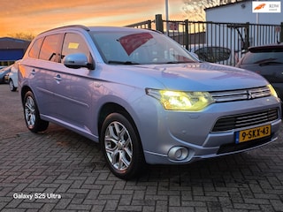 Mitsubishi Outlander 2.0 PHEV Instyle+ 2e eigenaar Automaat leerbekeleding stoelverwarming open dak cruis control trekhaak