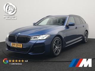 BMW 5-serie Touring 530e M Sport Plug In Hybrid 294pk PHEV | Adaptive Cruise | Laser LED | Head Up | Camera | Lederen Sportstoelen & Stuur Verwarmd | Sfeerverlichting | Apple Carplay | Keyless | Blis | Navigatie | DAB |