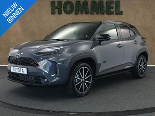 Toyota Yaris Cross 1.5 Hybrid 130 GR Sport - PANORAMADAK - PARKEERSENSOREN VOOR EN ACHTER - 130 PK - DODEHOEK DETECTIE - 360 GRADEN CAMERA - HEAD-UP DISPLAY - ELEKTRISCHE ACHTERKLEP - JBL GELUIDSINSTALLATIE - VOORRUIT, STUUR EN STOEL VERWARMING