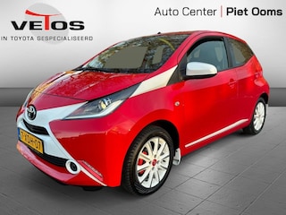 Toyota Aygo 1.0 VVT-i x-play sport white