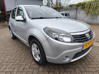 Dacia Sandero 1.2 16V Black Line, Dealer onderhouden