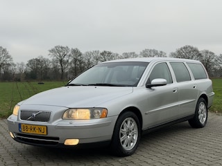 Volvo V70 2.4 170PK AUT NW.D-RIEM LEDER RIJDT SUPER EN MOOI