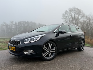 Kia Ceed Cee'd Sportswagon 1.6 CRDi Business Pack | Camera | Navi | Clima | 17" Velgen | Trekhaak | PDC | Cruise | LED |