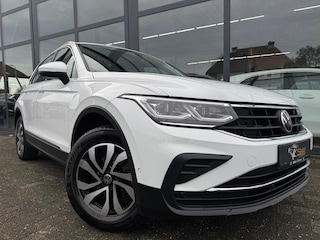 Volkswagen Tiguan 1.5 TSI AST ACTIVE | Pano