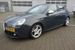 Alfa Romeo Giulietta 1.6 JTDM 120pk SUPER, Navi, 18 Inch,