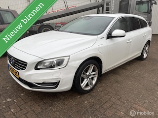 Volvo V60 2.4 D6 AWD Plug-In Hybrid Summum schade rijd goed