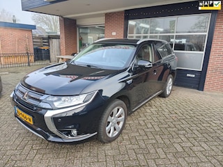 Mitsubishi Outlander 2.0 PHEV instyle, Leer, Cruise, PDC, Camera, Stoelverwarming, Trekhaak, NAP