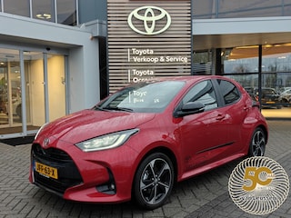 Toyota Yaris 1.5 Hybrid 130 Executive NIEUW DIRECT LEVERBAAR BLIND SPOT STOEL/STUURVERW PARK-SENSOREN 17'' KEYLESS