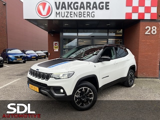 Jeep Compass 4xe 240 Plug-in Hybrid Electric Trailhawk // LED // KEYLESS // CAMERA+SENSOREN // LEDER // NAVI+CARPLAY //