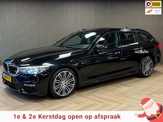 BMW 5-serie Touring 540i M xDrive High Executive AUT. PANORAMADAK HEAD-UP NAVIGATIE CAMERA STOELVERWARMING LEDER SFEERVERLICHTING