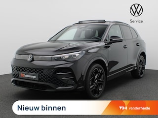 Volkswagen Tiguan 1.5 eHybrid R-Line Edition 272PK DSG Black Style, Panoramadak, Lederen Bekleding, Ventilatiestoelen, Led Plus, Achteruitrijcamera, Adaptieve Cruise Control, Head-Up display, Harman Kardon, Side Assist, Keyless, Winterpakket, Alarm, 20" LM Velgen