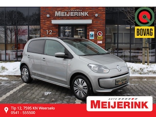 Volkswagen Up Style Navigatie, Panoramadak, Stoelverwarming.