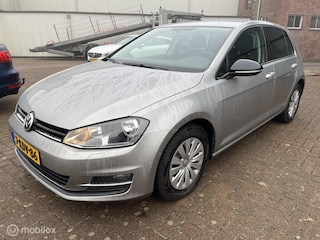 Volkswagen Golf 1.2 TSI Trendline NL auto dealer onderhouden