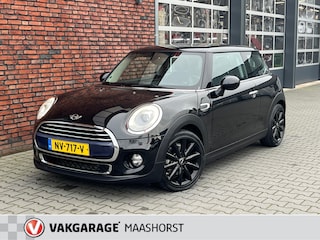 Mini Cooper 1.5 Serious Business ParkeerSensoren/Navi/Cruise/Airco/Bluetooth
