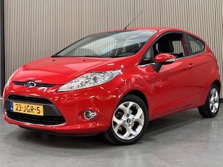 Ford Fiesta 1.6 Ti-VCT 120pk Titanium Airco Voorruitverwarming Lichtmetalen velgen & set Winterbanden
