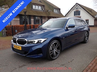 BMW 3-serie Touring 320e FACELIFT 19''/WIDESCREEN/CAMERA/CARPLAY/KEYLESS/SFEERVERLICHTING
