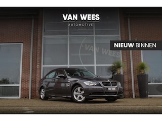 BMW 318i Executive E90 Sedan | Automaat | Origineel | Cruise control | Climate control | Stoelverwarming | Mistlampen | Sportstuur | 16 inch | PDC | 4 cilinder | ➡️