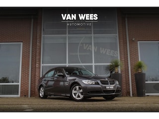 BMW 318i Executive E90 Sedan | Automaat | Origineel | Cruise control | Climate control | Stoelverwarming | Mistlampen | Sportstuur | 16 inch | PDC | 4 cilinder | ➡️
