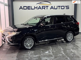 Mitsubishi Outlander 2.4 PHEV 4 WD Automaat / Navigatie Apple CarPlay / Camera / Cruise control / etc..