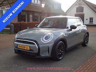 Mini Mini 1.5 First Essential CARPLAY / NAVI / FULL-LED