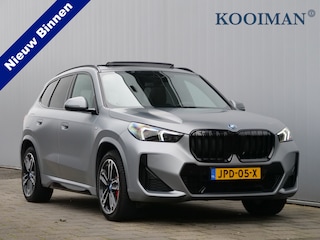 BMW X1 xDrive25e M Sport pakket Pro 245 Pk Automaat Schuifdak / Winterpakket / Harman Kardon