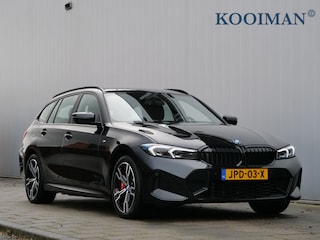 BMW 3-serie Touring 330e 292 Pk Automaat M-Sport pakket Navigatie / Camera / Pano-dak / DAB / Apple Carplay