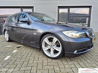 BMW 3-serie Touring 325i Executive PANORAMADAK XENON 18" PDC